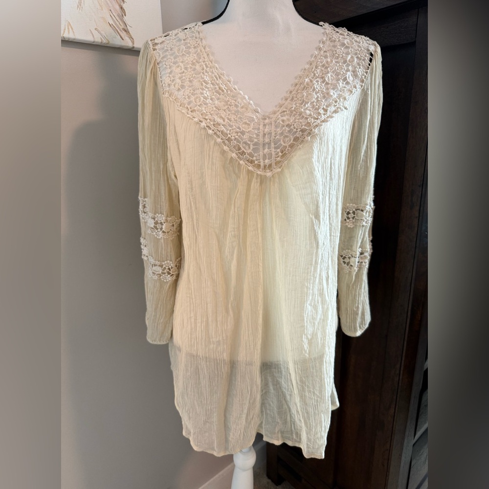 Grand & Greene Ivory Lace Women's Tunic